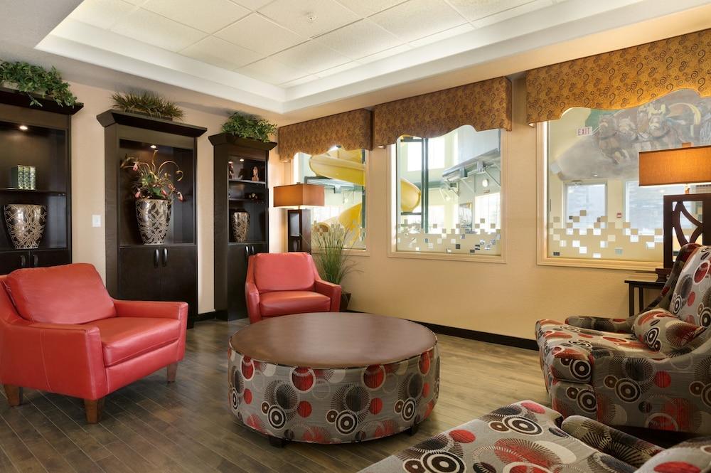 Hotel Super 8 By Wyndham Calgary Shawnessy Area Exterior foto
