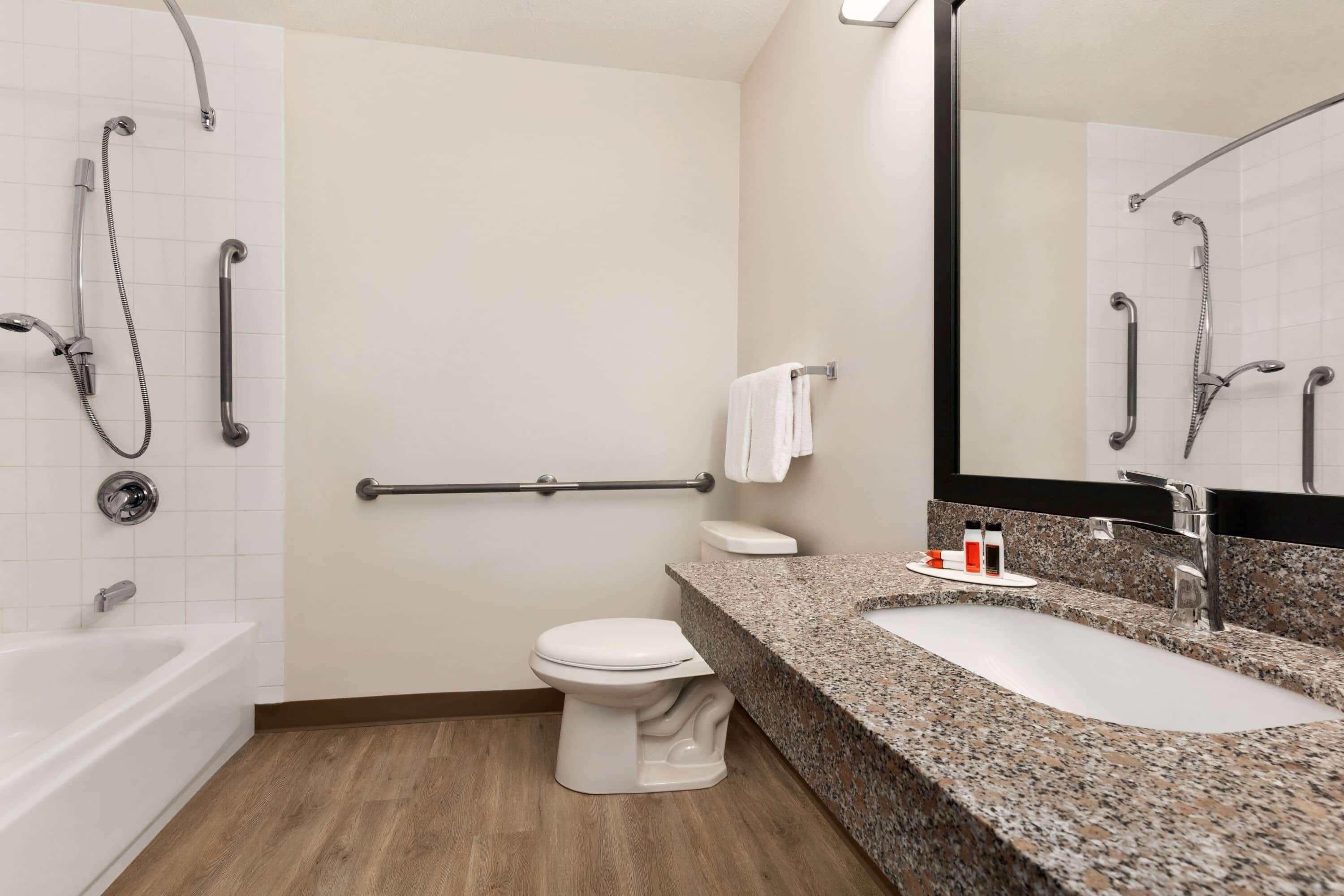 Hotel Super 8 By Wyndham Calgary Shawnessy Area Exterior foto