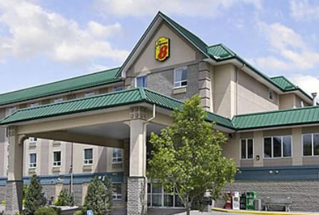 Hotel Super 8 By Wyndham Calgary Shawnessy Area Exterior foto