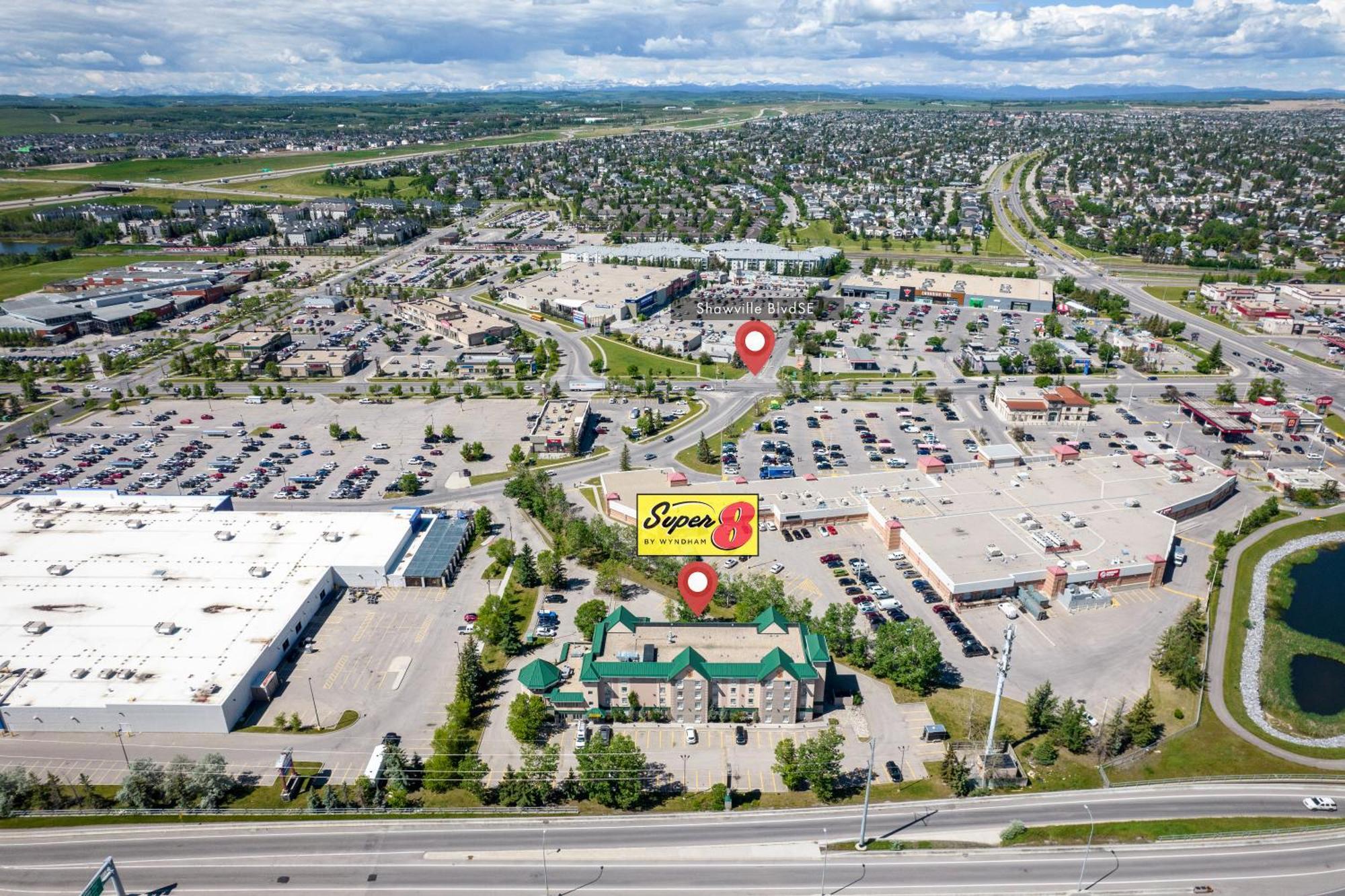 Hotel Super 8 By Wyndham Calgary Shawnessy Area Exterior foto